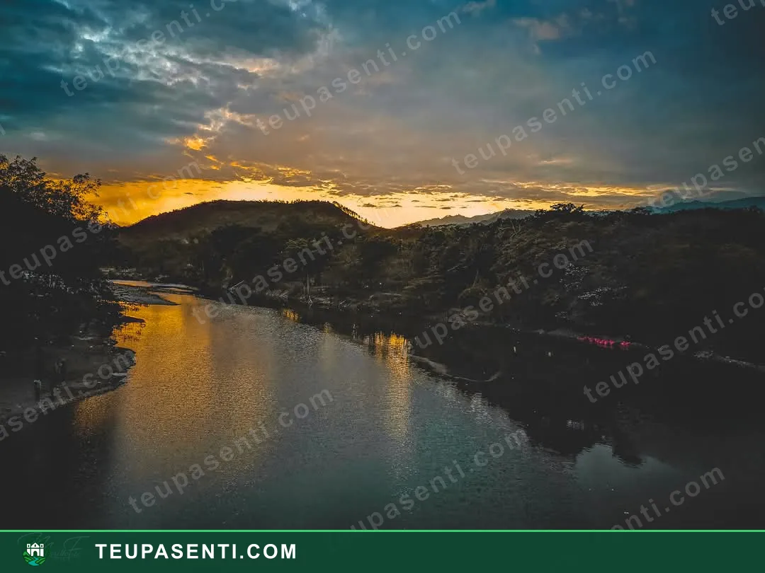 El río Jalán entre montañas